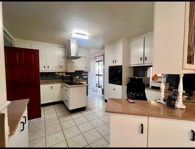 3 BEDROOM PROPERTY TO RENT IN RESERVOIR HILLS